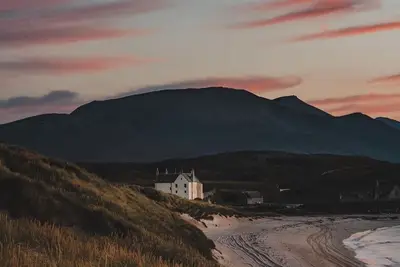 Image de A coté de neuf chambre manoir montagneuse qui peut accueillir jusqu'à 17 maximale