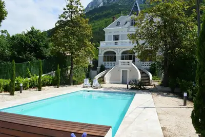 Image de Charismatique 'Petit Chateau' au coeur du pays cathare.