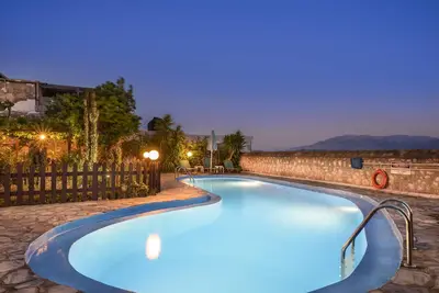 Image de Villa Athina est une villa de vacances traditionnelle et entièrement moderne près de La Canée