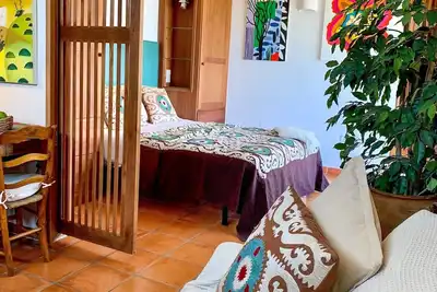 Image de Studio indépendant pour deux personnes avec une vue imprenable et une terrasse extérieure.