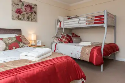 Image de Superbe Appartement avec \"Certificat d'Excellence 2017\" Bord de Mer & Piscine