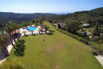 Image de Paradis Sur Terre - PROPRIÉTÉ Avec Tout Ce Dont Vous Avez Besoin Pour Votre Relax Et Votre Bien-ÊTRE