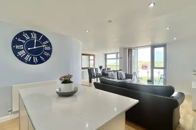 Image de Un Apaertment Contemporain À La Plage De 100 € D'ÉCONOMIES Sur Un SÉJOUR De 5 Nuits Du 4 Au 16 Juin