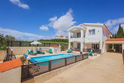 Image de Coral Bay - 300m des plages de sable et des restaurants - Piscine privée chauffée - Wifi