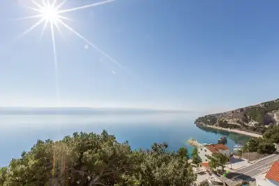 Image de Charmante maison en pierre méditerranéenne, vue imprenable sur la mer Adriatique, plage de galets