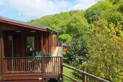 Image de Lodge de deux chambres Ă distance de marche du centre de Lynton. PĂŞche gratuite sur place