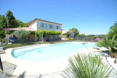 Maison 180 m2, proche Montpellier et plages, piscine, vue dominante, au calme