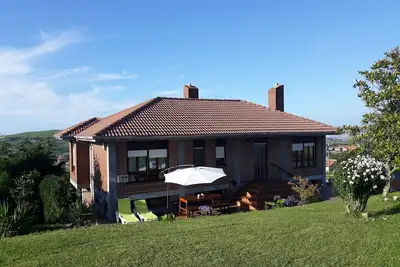Image de Maison de campagne avec vue magnifique sur la mer près des plages. G-12029