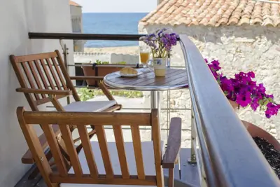 Loft Chania, au bord de l'eau avec vue sur la mer de Crète
