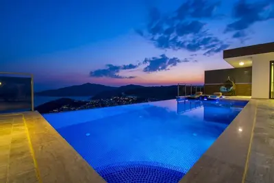Image de Villa de luxe de 2 chambres avec vue spectaculaire sur la mer et piscine totalement privée