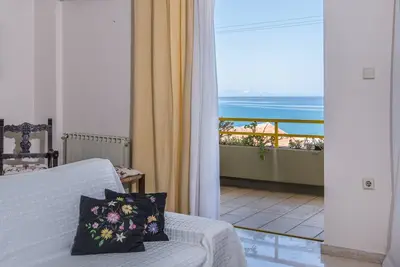 Image de \"Eftihia\" - Grand appartement lumineux avec vue sur la mer