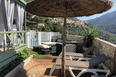 Image de Chalet gitotel avec terrasse vue panoramique et piscine