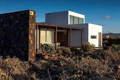 Image de Villa de luxe. 2-3 personnes. Wifi. Vues maniaques et plages