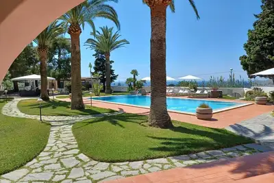 Image de Villa Martina - Appartement \"Oleandro\", dans l'annexe d'une prestigieuse Villa