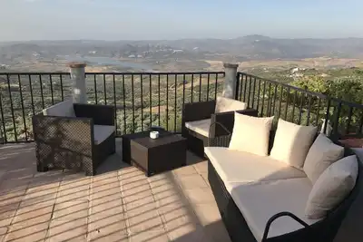 Image de Villa espagnole rustique avec vue panoramique sur la montagne