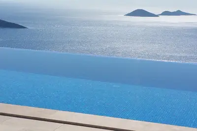 Maison de vacances moderne vraiment incroyable, avec des vues spectaculaires