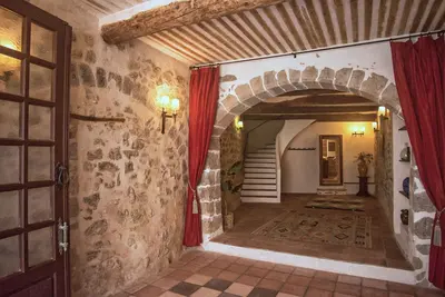 Image de Maison Bacchus - Nouvelle maison médiévale en rénovation!