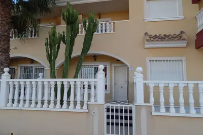 Image de Fantastique privée 2 chambres S / D villa sur Puerto / EuroMarina complexe, Los Alcazares.