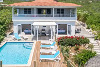 Image de Villa de luxe \"Lions Cliff\" avec une vue fantastique sur la mer des Caraïbes