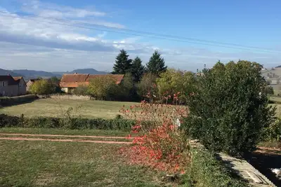 Image de Grande maison familiale dans un havre de paix.