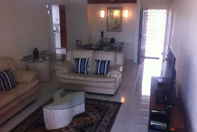 Image de Élégamment élégant 2 Bed 2 Bath Condo Surplombant la mer