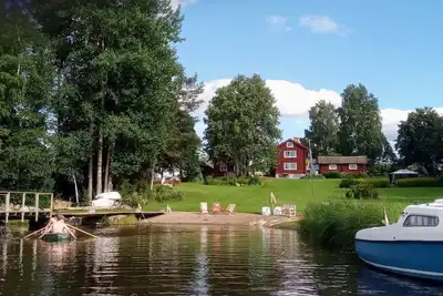 Image de Ferme rurale avec jardin de 2 ha, forĂŞt et lac avec sa propre plage Ă Dalarna