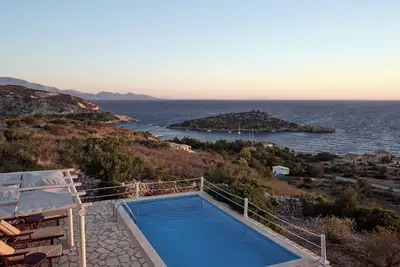 Image de '' Orfos '' Belles Villas Avec Piscine PRIVÉE Et Vue Mer Exceptionnelle-Sommeil 4