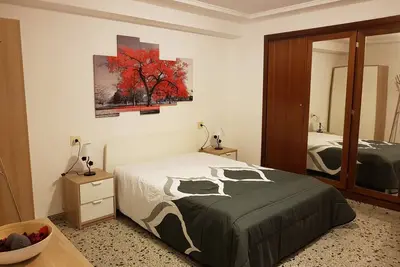 Image de Appartement confortable et spacieux pour 6 px. 3 chambres et 2 salles de bain, cuisine indépendante. . .