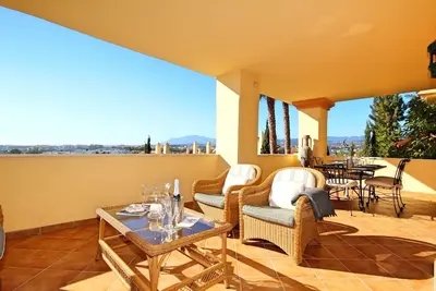 Image de Résidence Fantastique à Cumbres del Rodeo, vue Imprenable sur L'océan, Près de Puerto Banus!