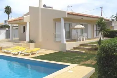 Image de Individuel plain pied V2, 800mts Praia do Castelo, Climatisation dans les chambres