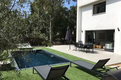 Image de Villa Contemporraine Avec Piscine Saint Aygulf Proche Plage Et Centre