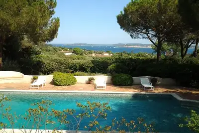 Image de Villa d'architecte luxe vue panoramique mer St Tropez, option ponton bateau