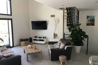 Image de Villa vue splendide sur Pic Saint Loup Piscine / Jacuzzi proche Montpellier