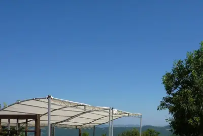 Image de Belle ancienne ferme en pierre avec piscine dans les collines de l'Ombrie