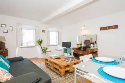 Image de Madragoa Vintage Flat / Centre / Près de Sodré et Bairro Alto Cays / Télévision par câble / WiFi