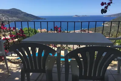 Image de Appartement meublé indépendant de 2 chambres avec piscine, à 5 minutes de la ville et de la plage.