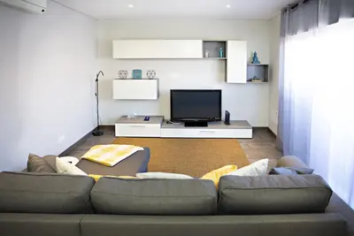 Image de Moderne et proche du centre!