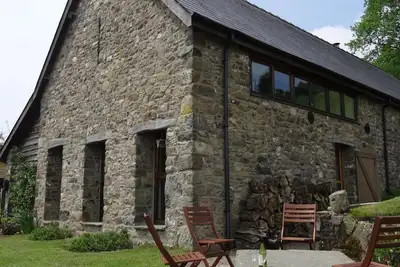 Image de Grange élégamment convertie nr Llanwrtyd Wells, dort jusqu'à 10, des vues spectaculaires