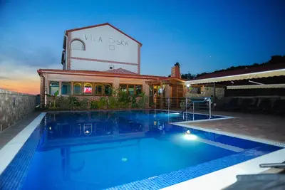Image de Vila Caska -ap 8 - pour 4 personnes - plage de Zrce, piscine, wifi, climatisation, bar