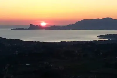Image de rez de villa vue sur mer