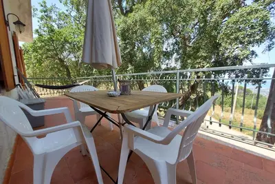 Image de Maison à flanc de colline avec vue mer près de Cefalù