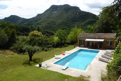 Image de Autour de la piscine et sa superbe vue