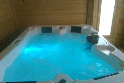Belle rénovation à la campagne et à 10kms de la mer avec spa jacuzzi privatif