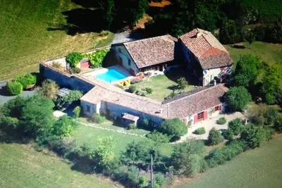 Image de Super Ferme du 17 ième, 2 ailes de 8 pers, piscine, park. , vue bastide 1, 5 kms