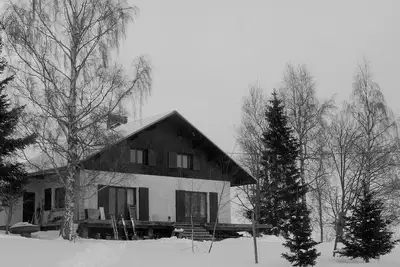Image de Chalet isolé sur les pistes avec vue imprenable et grande terrasse ensoleillée