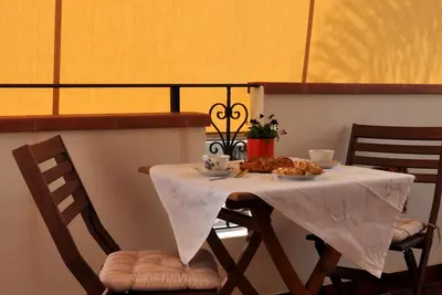 Trois rues au bord de la mer