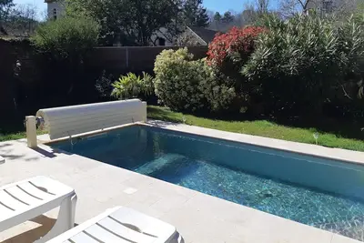 Image de Elisa ❤ maison de village: piscine, jardin, préau, terrasse clôturés. Promotion.