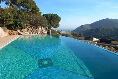 Image de Maison jumelée avec vue fantastique sur la mer et piscine communautaire