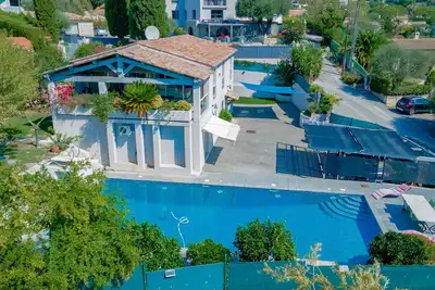 Image de Maison avec jardin et magnifique piscine proche de Cannes