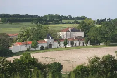 Image de Château de six chambres avec piscine privée de 15 mètres située dans la campagne avec vue